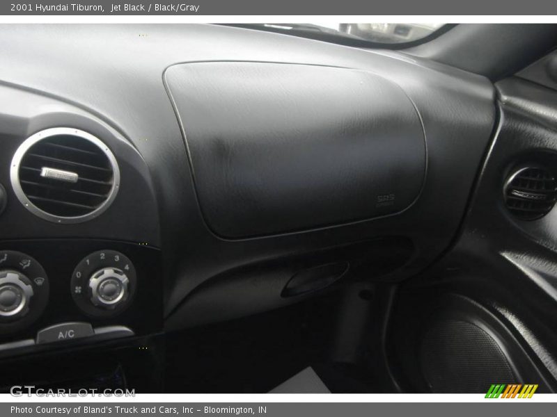Jet Black / Black/Gray 2001 Hyundai Tiburon