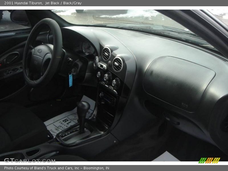 Jet Black / Black/Gray 2001 Hyundai Tiburon