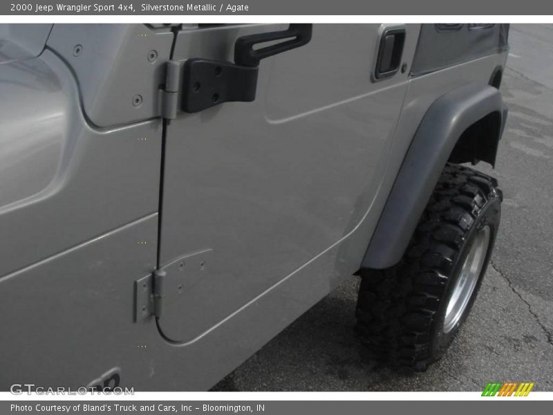 Silverstone Metallic / Agate 2000 Jeep Wrangler Sport 4x4
