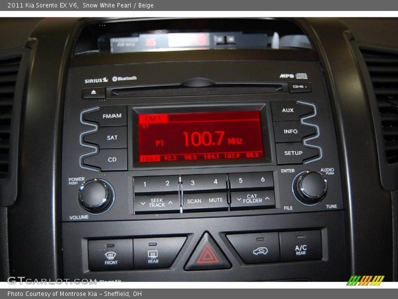Snow White Pearl / Beige 2011 Kia Sorento EX V6