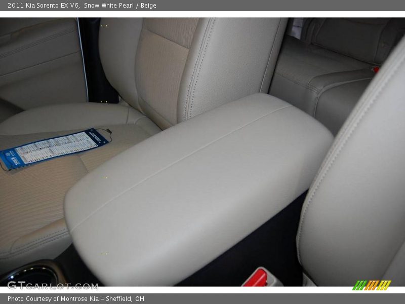 Snow White Pearl / Beige 2011 Kia Sorento EX V6