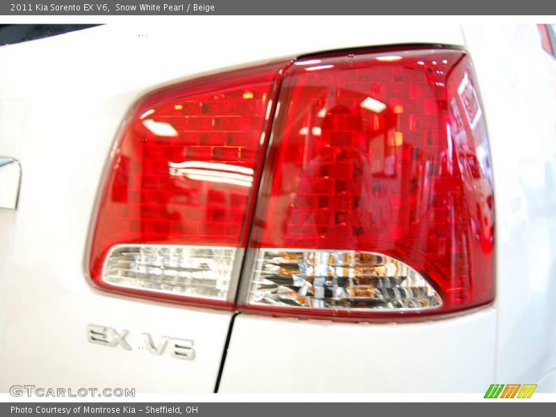 Snow White Pearl / Beige 2011 Kia Sorento EX V6