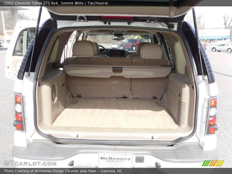 Summit White / Tan/Neutral 2002 Chevrolet Tahoe Z71 4x4