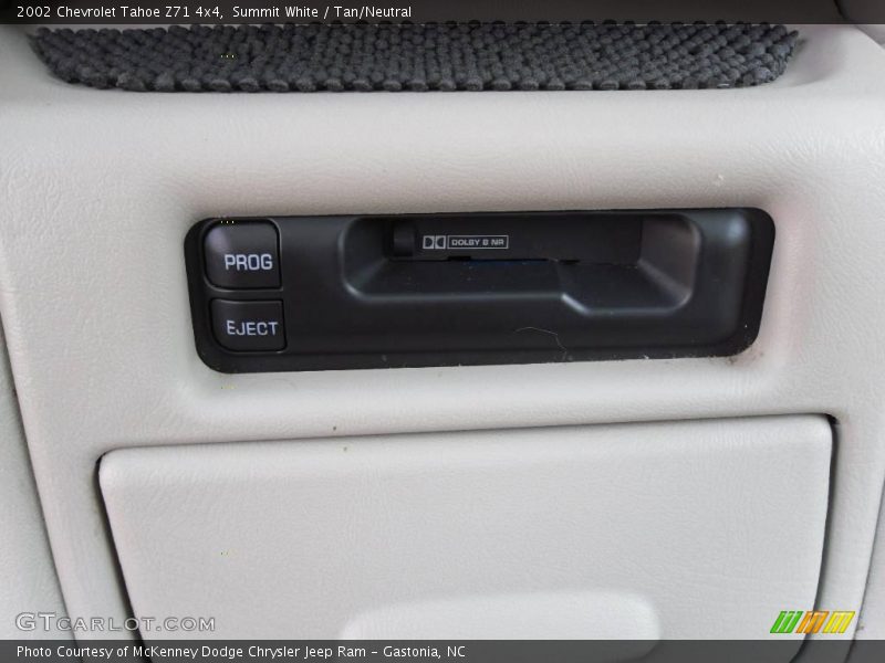 Summit White / Tan/Neutral 2002 Chevrolet Tahoe Z71 4x4