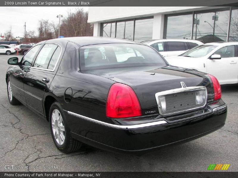 Black / Black 2009 Lincoln Town Car Signature L