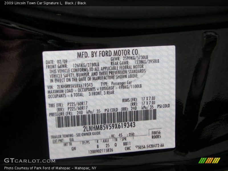 Black / Black 2009 Lincoln Town Car Signature L