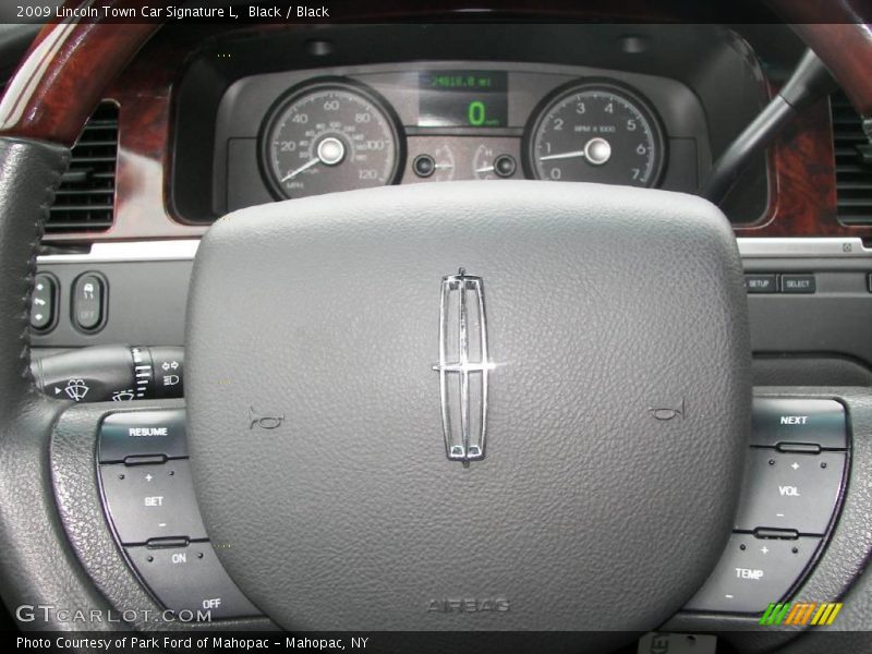 Black / Black 2009 Lincoln Town Car Signature L
