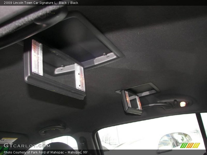 Black / Black 2009 Lincoln Town Car Signature L