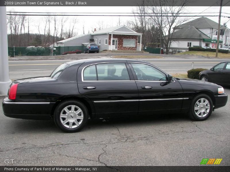Black / Black 2009 Lincoln Town Car Signature L