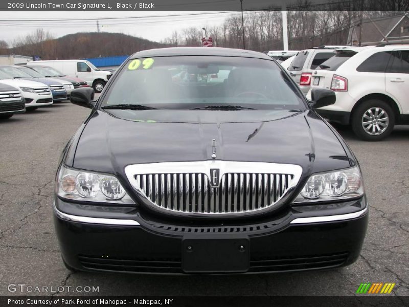 Black / Black 2009 Lincoln Town Car Signature L