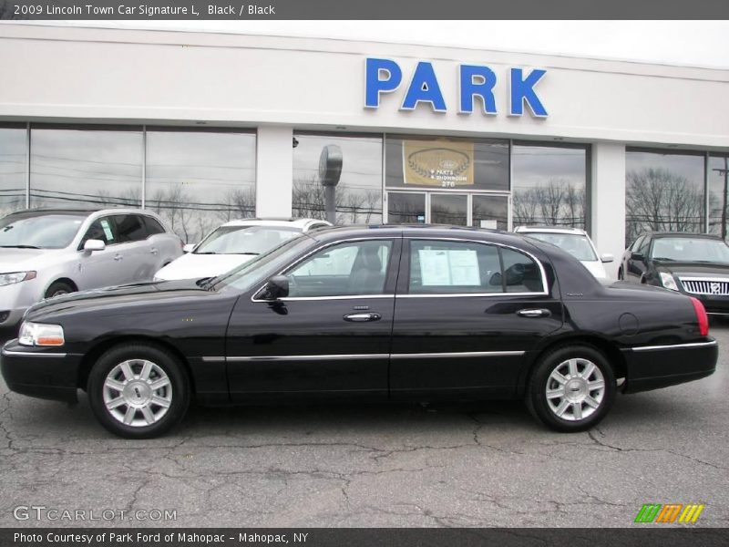 Black / Black 2009 Lincoln Town Car Signature L