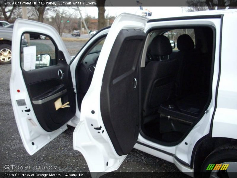Summit White / Ebony 2009 Chevrolet HHR LS Panel