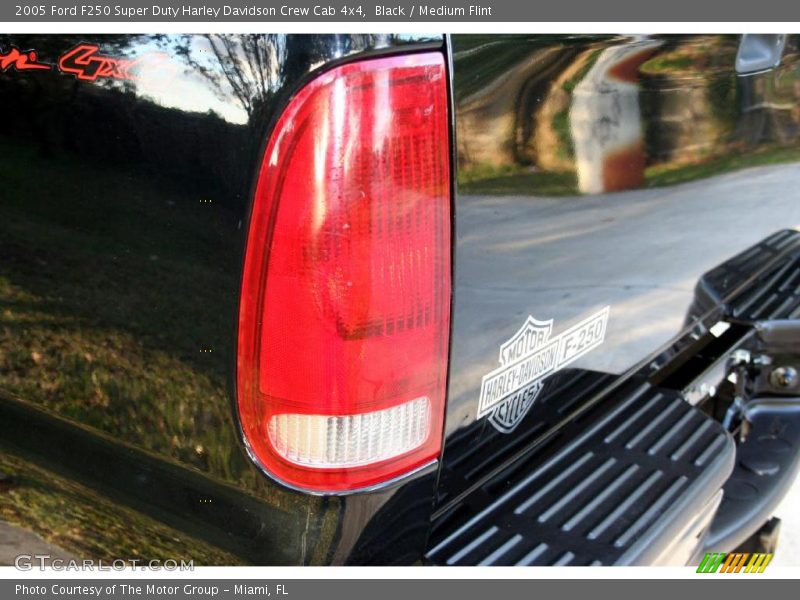 Black / Medium Flint 2005 Ford F250 Super Duty Harley Davidson Crew Cab 4x4