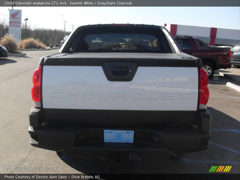 Summit White / Gray/Dark Charcoal 2006 Chevrolet Avalanche Z71 4x4