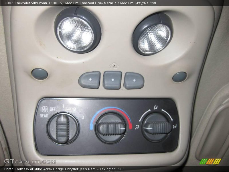 Medium Charcoal Gray Metallic / Medium Gray/Neutral 2002 Chevrolet Suburban 1500 LS