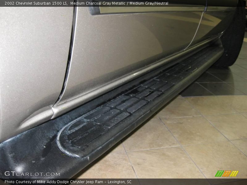 Medium Charcoal Gray Metallic / Medium Gray/Neutral 2002 Chevrolet Suburban 1500 LS