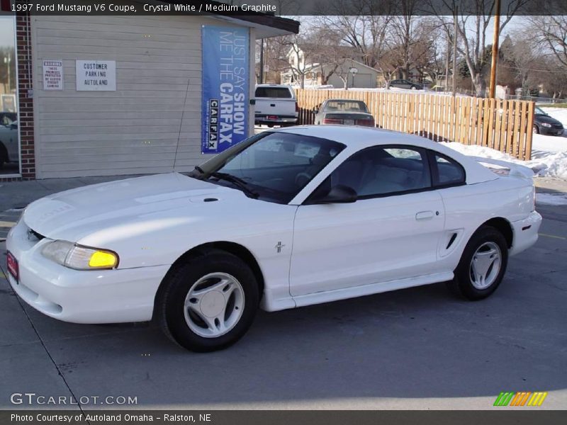Crystal White / Medium Graphite 1997 Ford Mustang V6 Coupe