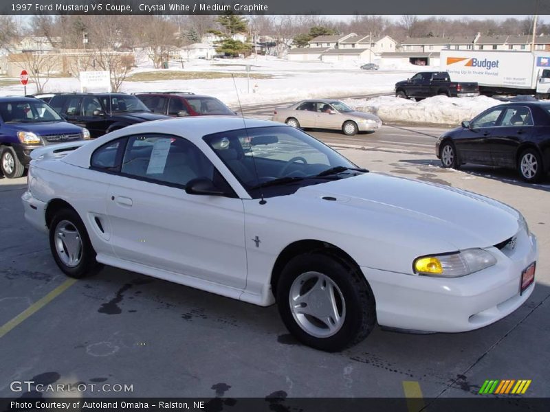 Crystal White / Medium Graphite 1997 Ford Mustang V6 Coupe