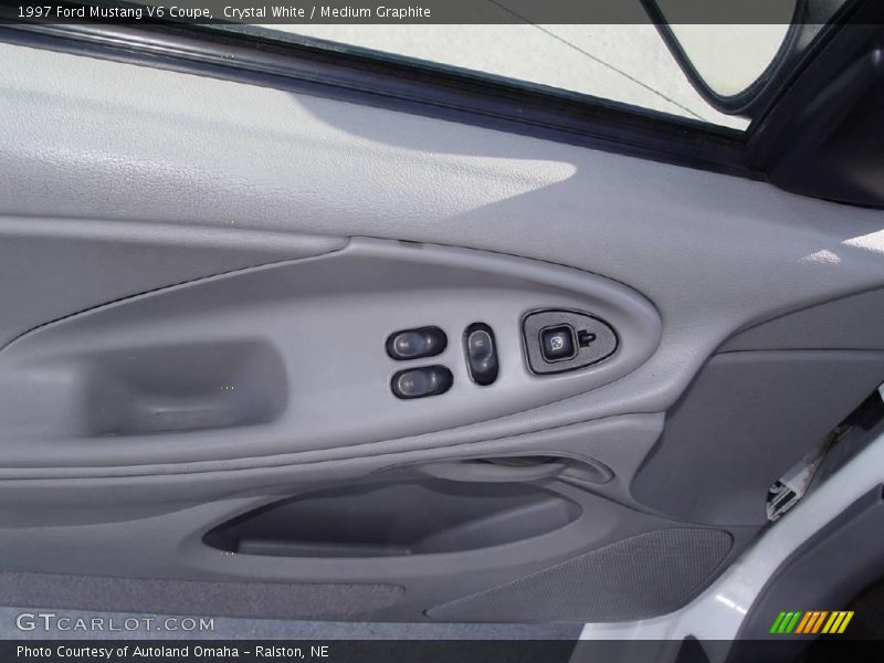 Crystal White / Medium Graphite 1997 Ford Mustang V6 Coupe