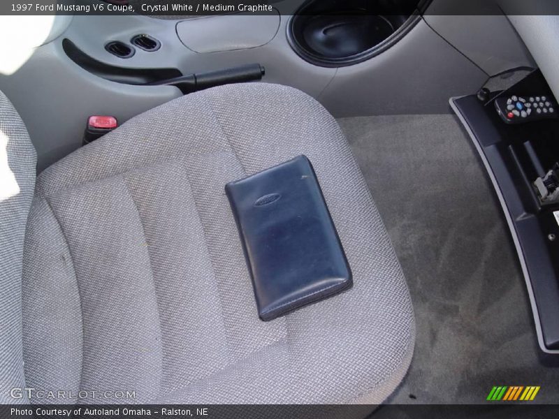 Crystal White / Medium Graphite 1997 Ford Mustang V6 Coupe