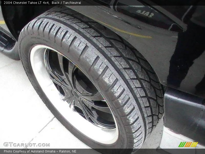 Black / Tan/Neutral 2004 Chevrolet Tahoe LT 4x4