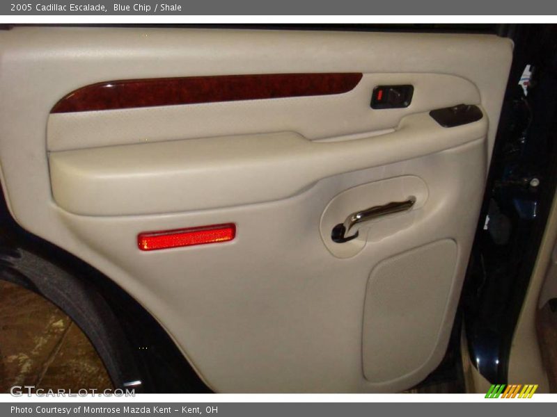 Blue Chip / Shale 2005 Cadillac Escalade