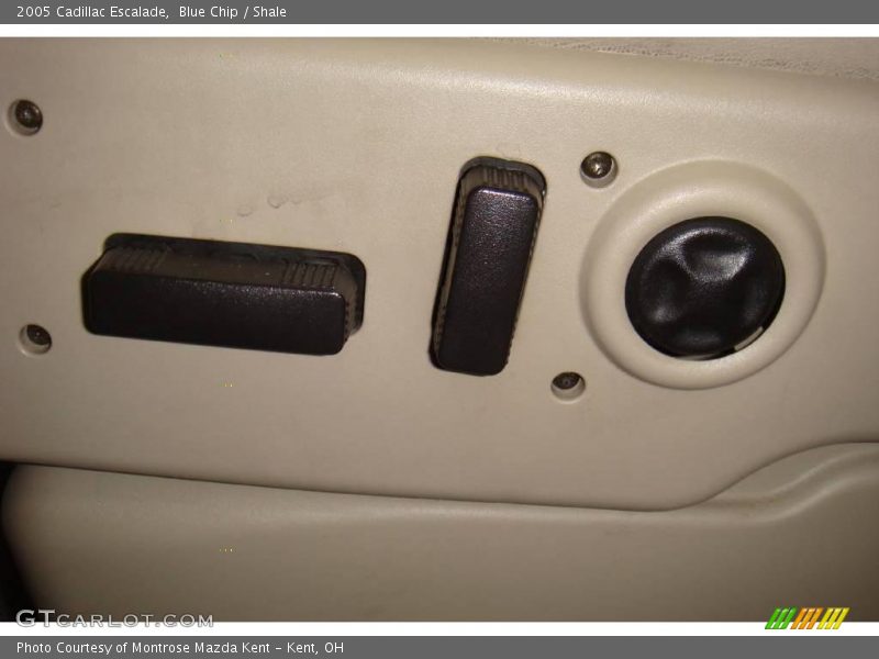 Blue Chip / Shale 2005 Cadillac Escalade