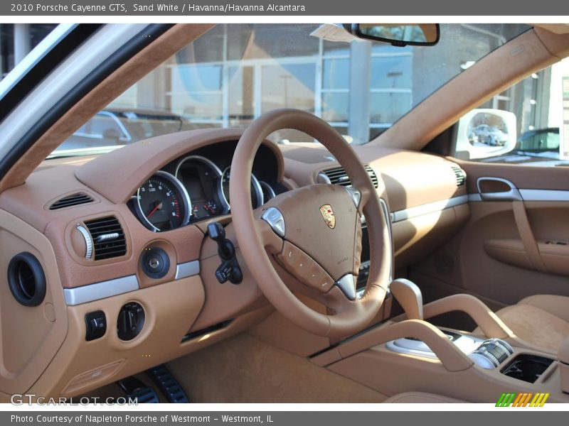 Sand White / Havanna/Havanna Alcantara 2010 Porsche Cayenne GTS