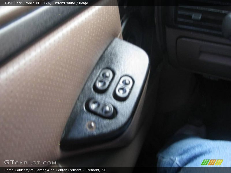 Oxford White / Beige 1996 Ford Bronco XLT 4x4