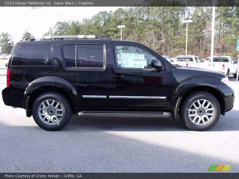 Super Black / Graphite 2010 Nissan Pathfinder LE