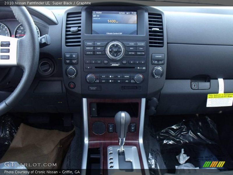 Super Black / Graphite 2010 Nissan Pathfinder LE