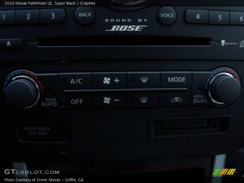 Super Black / Graphite 2010 Nissan Pathfinder LE