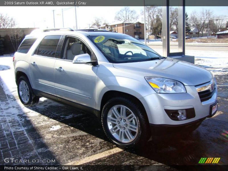 Quicksilver / Gray 2009 Saturn Outlook XR AWD