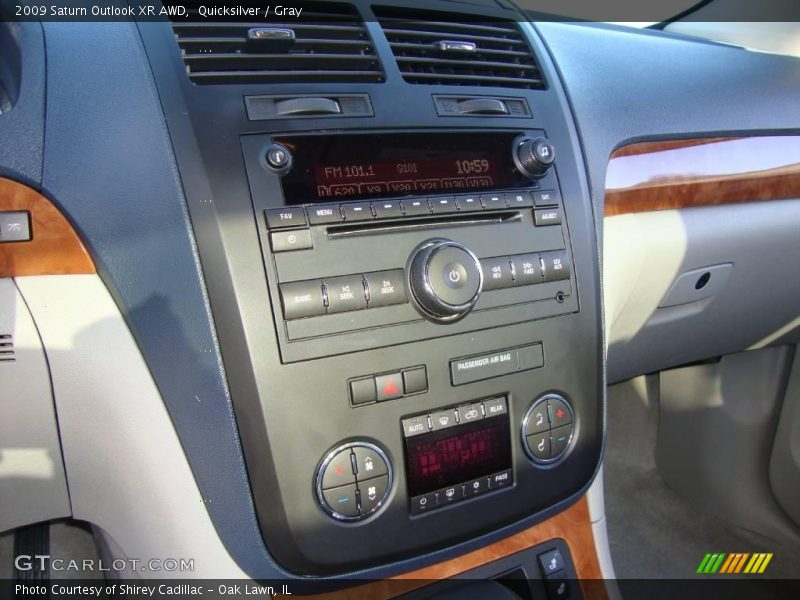 Quicksilver / Gray 2009 Saturn Outlook XR AWD