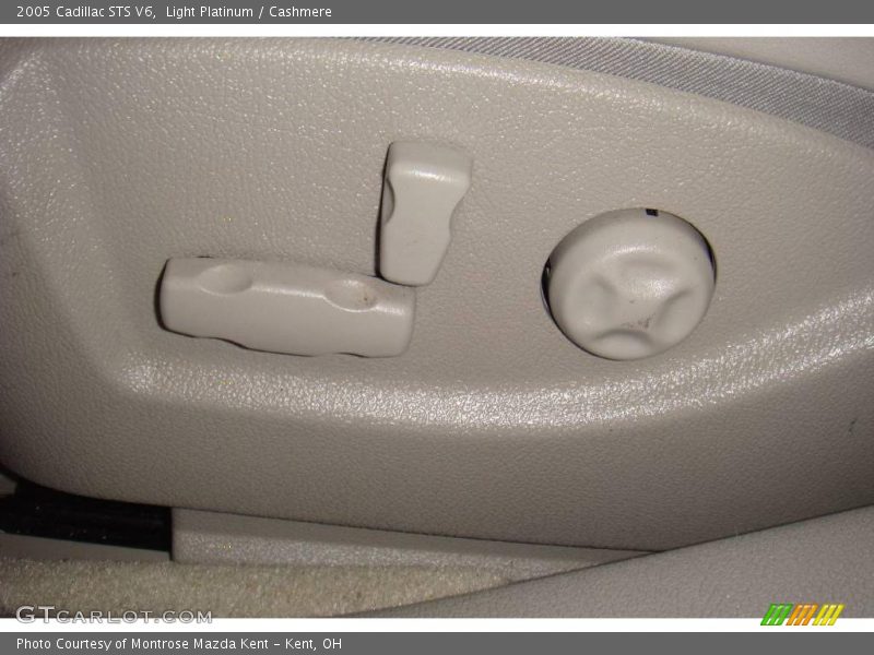 Light Platinum / Cashmere 2005 Cadillac STS V6