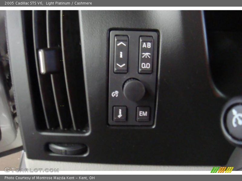 Light Platinum / Cashmere 2005 Cadillac STS V6