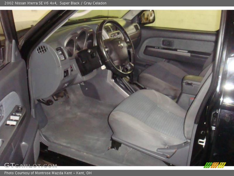 Super Black / Gray Celadon 2002 Nissan Xterra SE V6 4x4