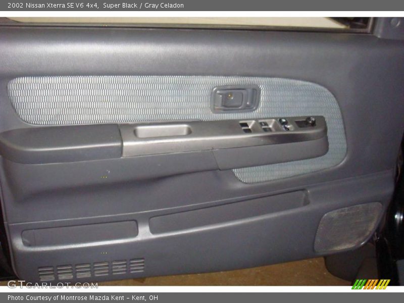 Super Black / Gray Celadon 2002 Nissan Xterra SE V6 4x4