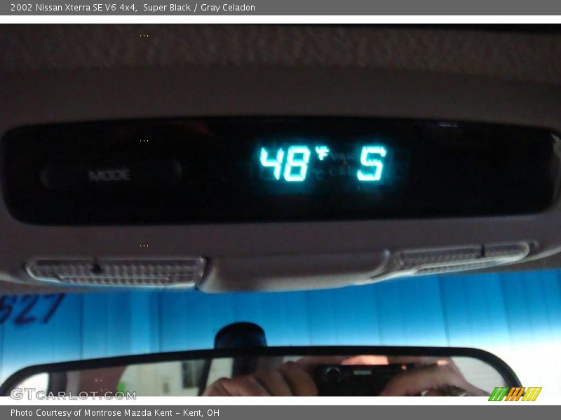 Super Black / Gray Celadon 2002 Nissan Xterra SE V6 4x4