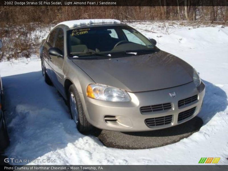 Light Almond Pearl / Sandstone 2002 Dodge Stratus SE Plus Sedan