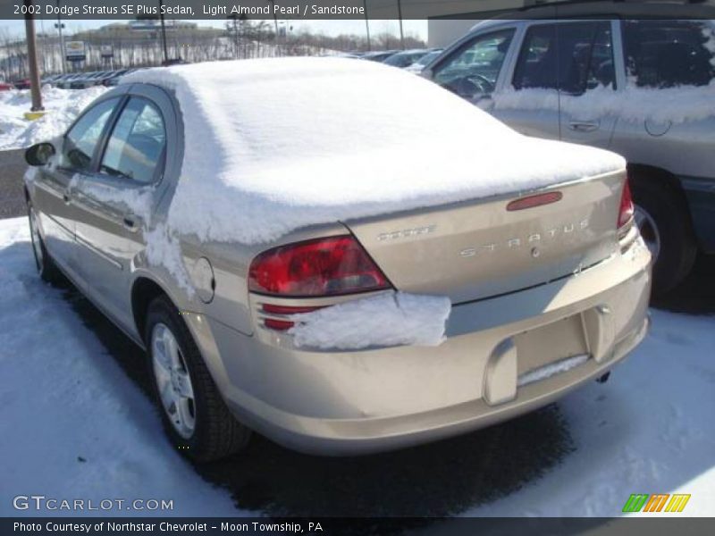 Light Almond Pearl / Sandstone 2002 Dodge Stratus SE Plus Sedan