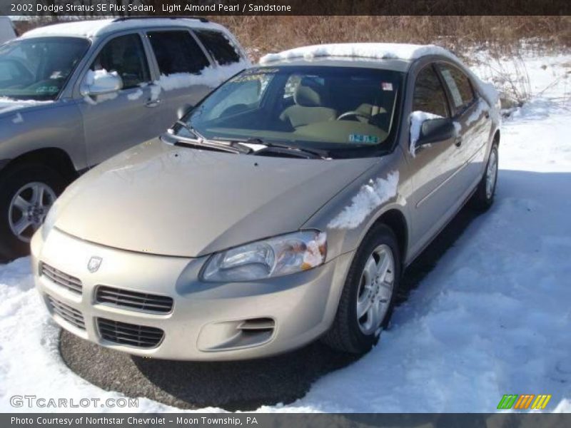 Light Almond Pearl / Sandstone 2002 Dodge Stratus SE Plus Sedan