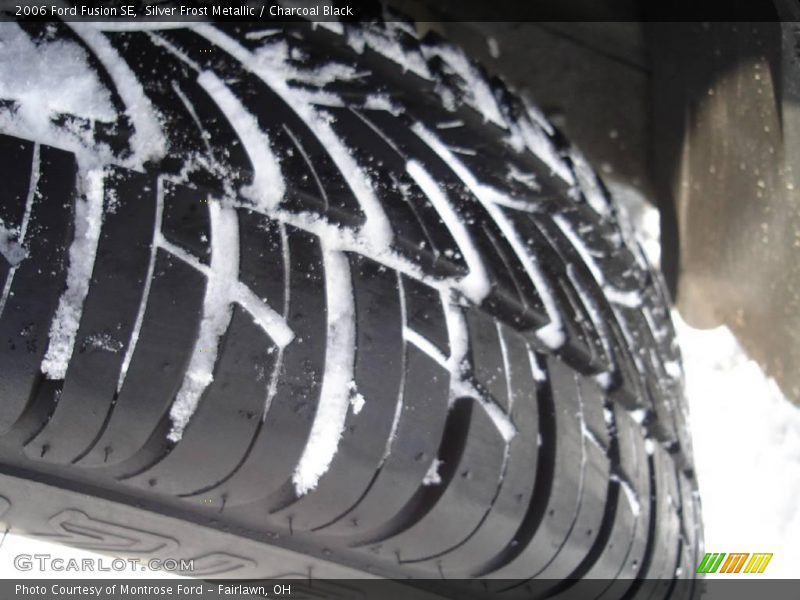Silver Frost Metallic / Charcoal Black 2006 Ford Fusion SE