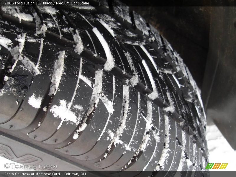 Black / Medium Light Stone 2006 Ford Fusion SE