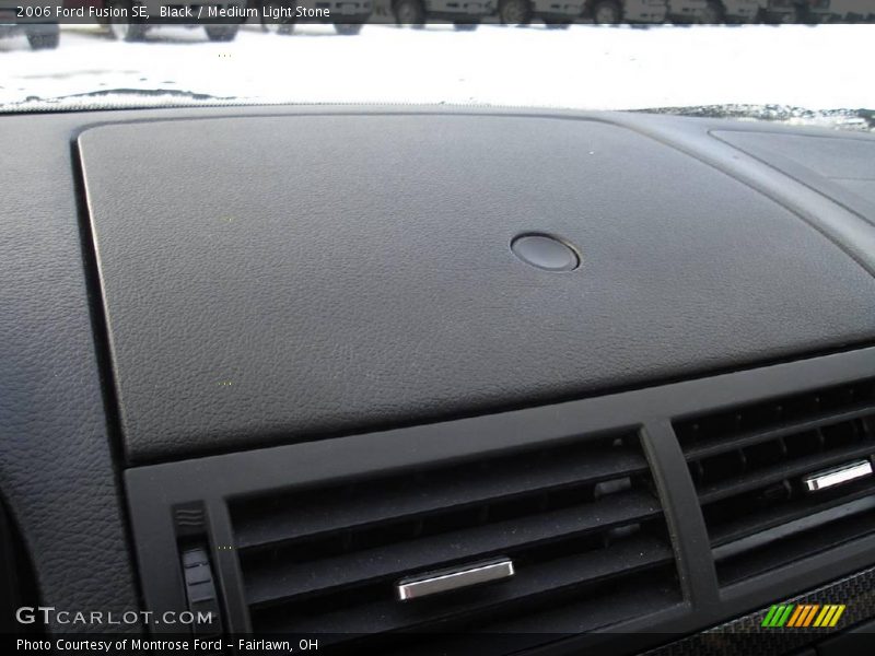 Black / Medium Light Stone 2006 Ford Fusion SE