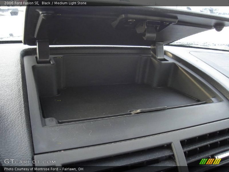 Black / Medium Light Stone 2006 Ford Fusion SE