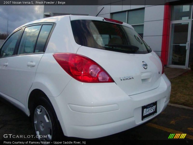 Fresh Powder / Beige 2007 Nissan Versa S