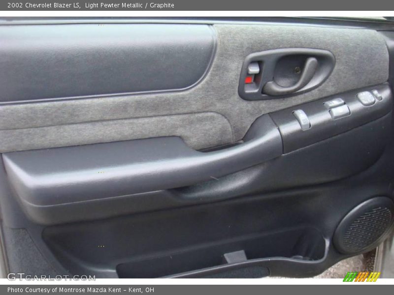 Light Pewter Metallic / Graphite 2002 Chevrolet Blazer LS