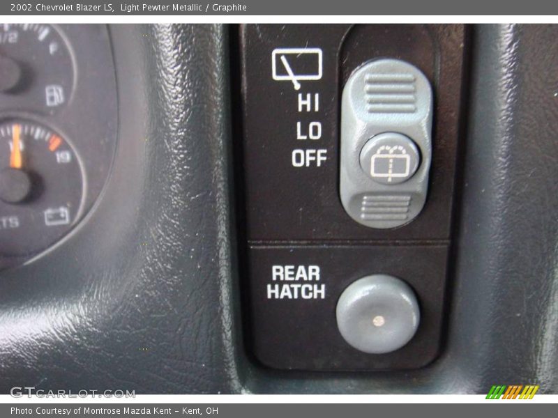 Light Pewter Metallic / Graphite 2002 Chevrolet Blazer LS