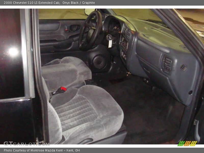 Onyx Black / Graphite 2000 Chevrolet S10 LS Extended Cab
